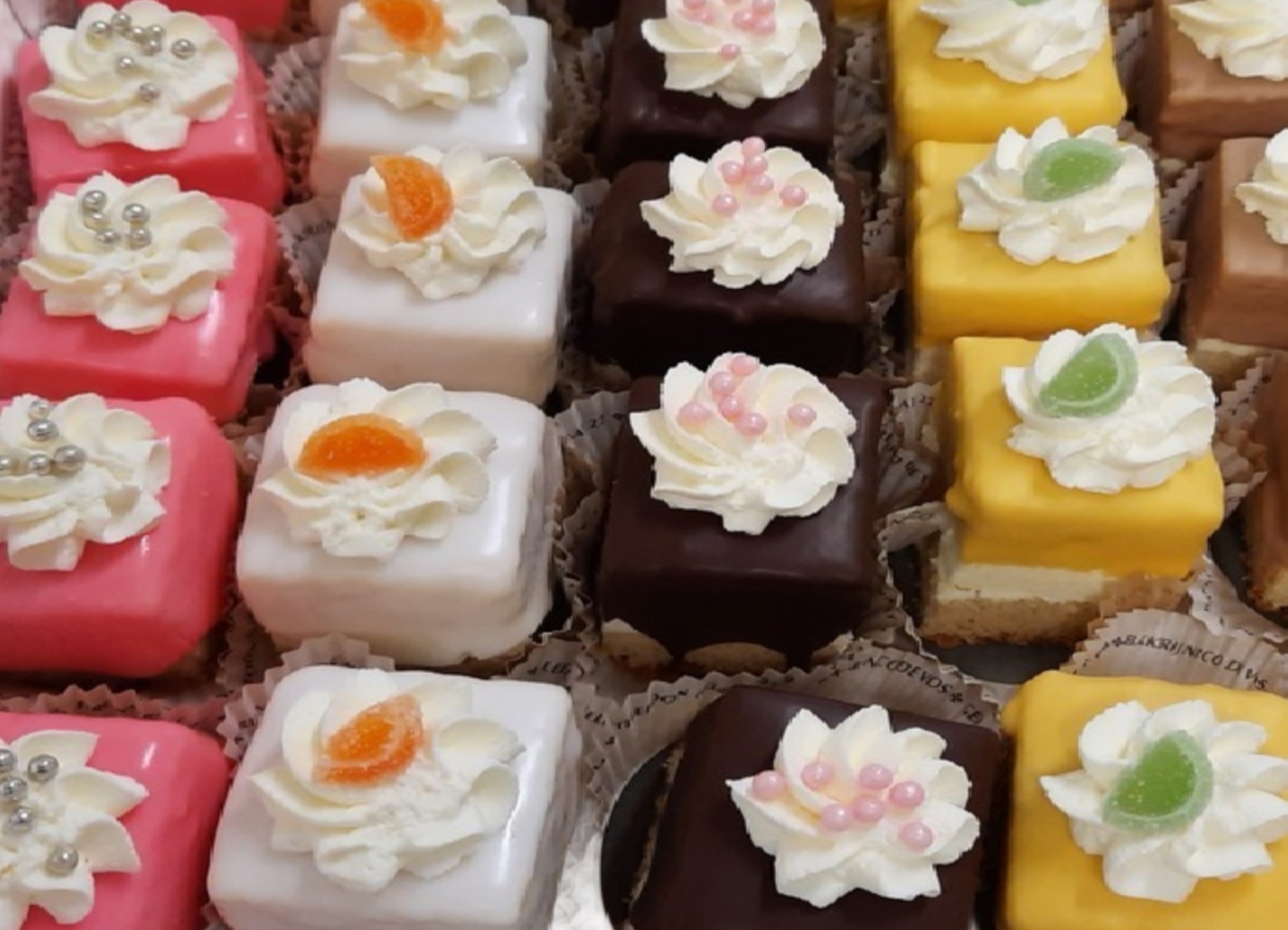 Petitfour - 00780 - 00780
